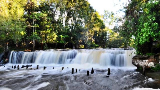 Phnom Kulen, 1000 Linga River and Waterfall