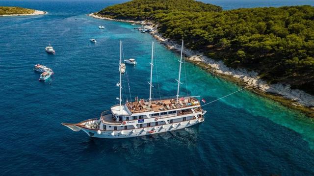 2022 Sail Croatia Split Blue Cruise Tour 8 Days