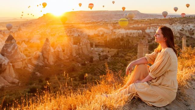 Hot Air Balloon Ride Over Cat Valley with Hotel Pick-up & Drop-Off