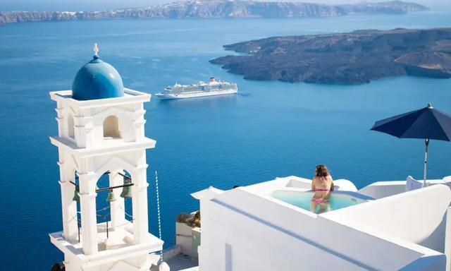 8 Days Athens- Mykonos-Santorini Tour