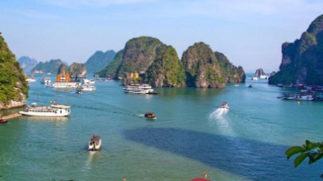 7 Days Group Tour to Visit Hanoi City/ Halong Bay / Sapa - Fansipang Peak